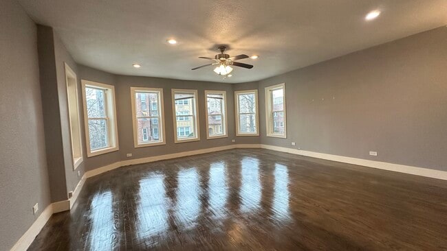 Building Photo - 6207 N Talman Ave