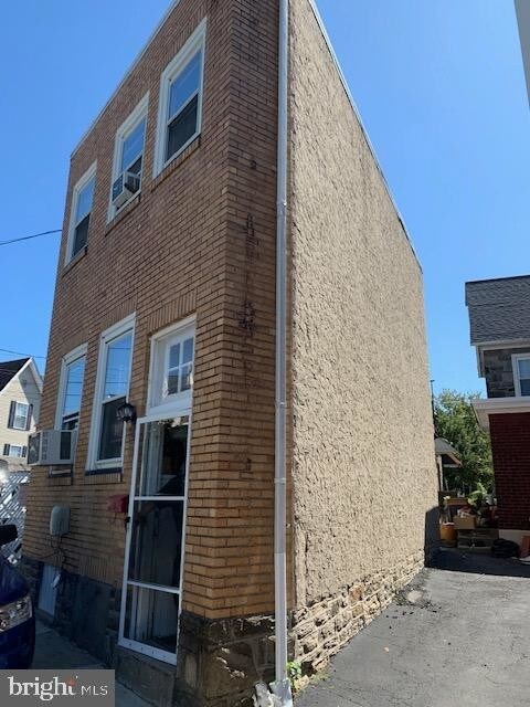 Primary Photo - 600 Willow St