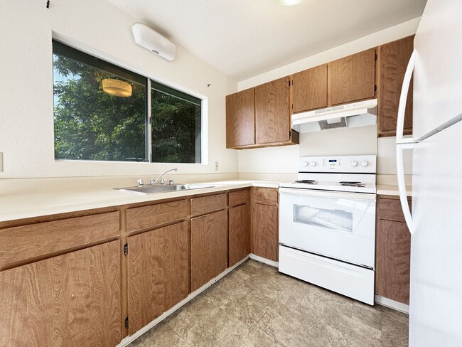 Building Photo - Centrally Located Mililani Townhome with 2...