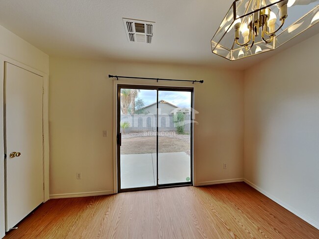 Building Photo - 11312 E Quintana Ave