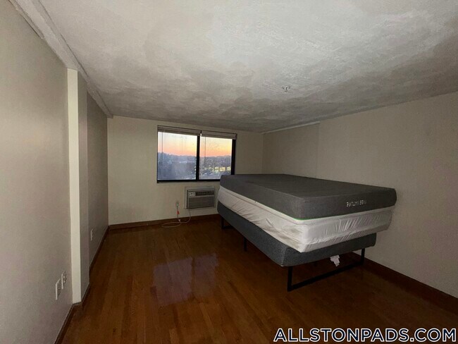 Foto del edificio - 1110 Commonwealth Ave