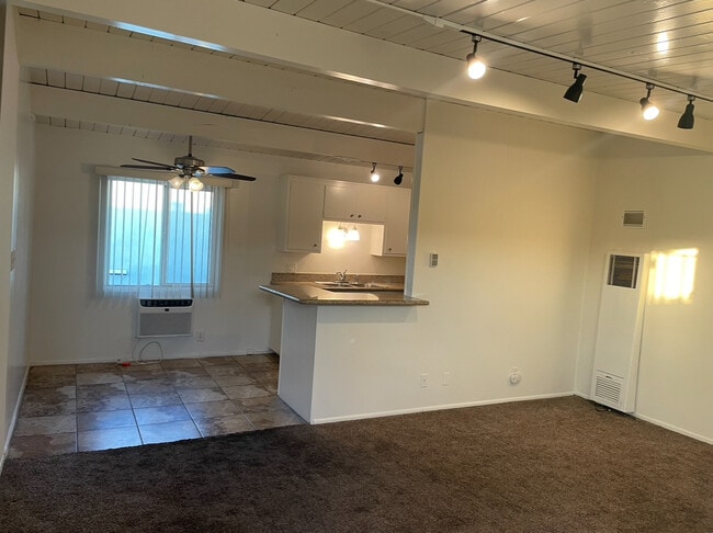 Building Photo - 5023 Rosemead Blvd