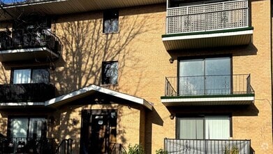 Building Photo - 10601 Major Ave