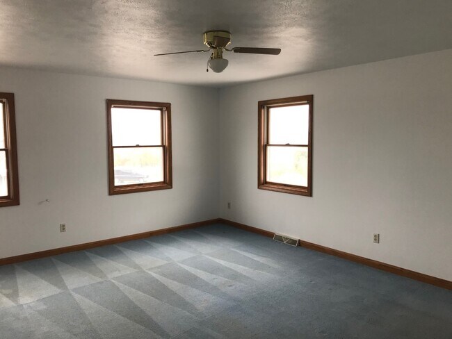 Building Photo - 10900 Lake Pleasant Rd