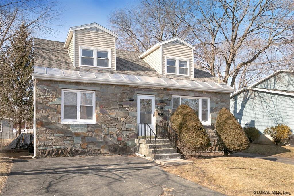 Primary Photo - 23 Moreland Ave