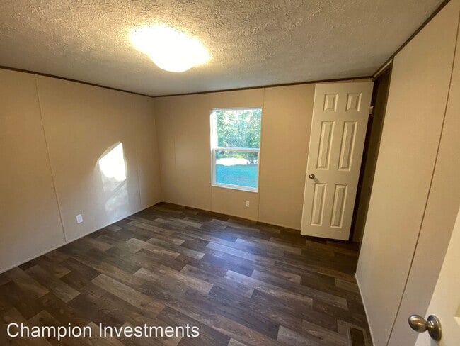 Building Photo - 3 br, 2 bath House - 104 Kern Ct