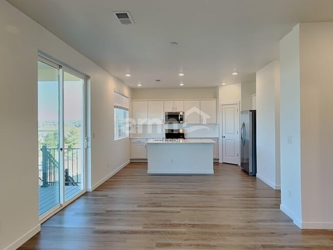 Building Photo - 26142 E Calhoun Pl