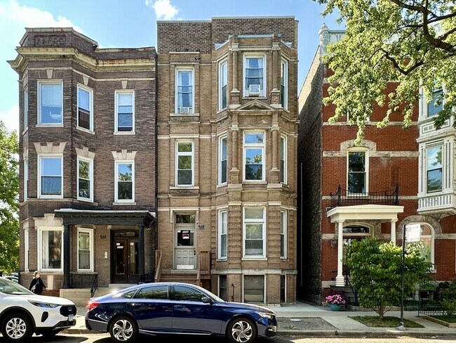 Building Photo - 3356 N Seminary Ave