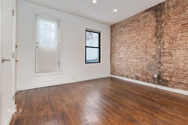 Building Photo - 347 Convent Avenue