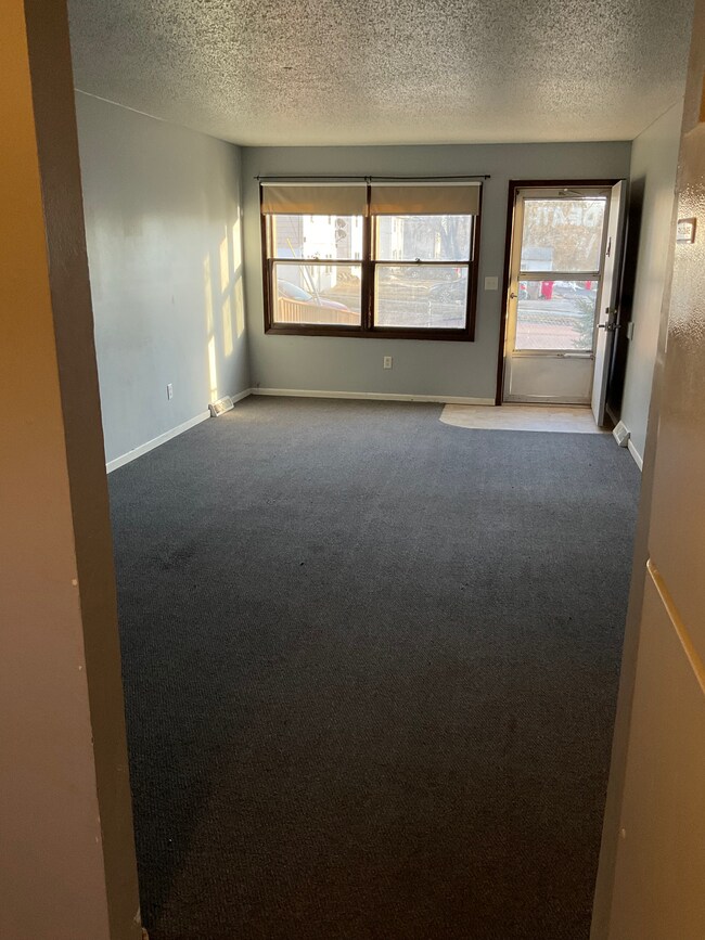 Foto del edificio - 2704 E Prospect St