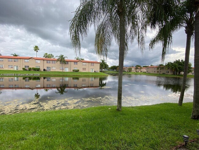 Foto del edificio - 8713 SW 5th St