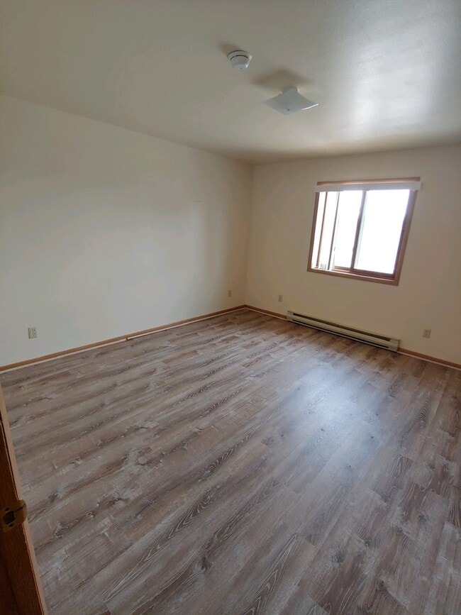 Building Photo - 2820 Baker Dr