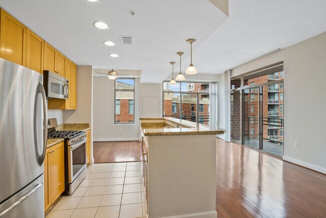 Foto del edificio - This luxury 2 bedroom condo has phenomenal...