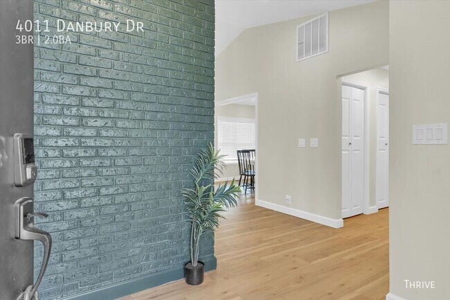 Foto del edificio - 4011 Danbury Dr