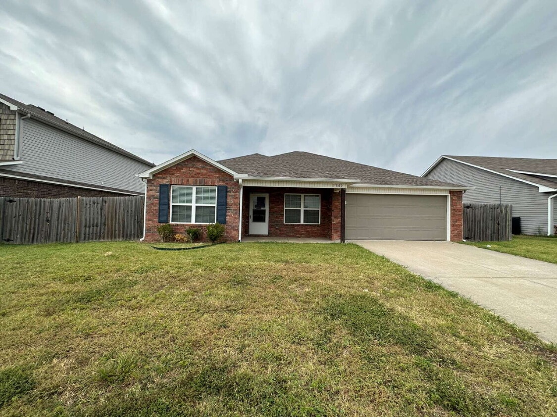 Primary Photo - 1600 Scotland Dr