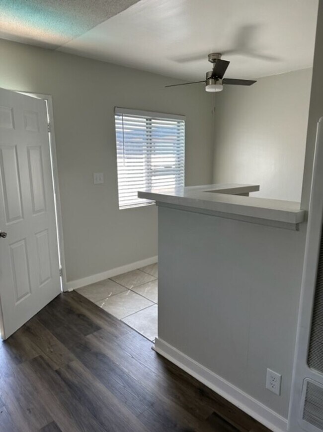 Foto del edificio - CHARMING 1 BEDROOM 1 BATH IN LONG BEACH