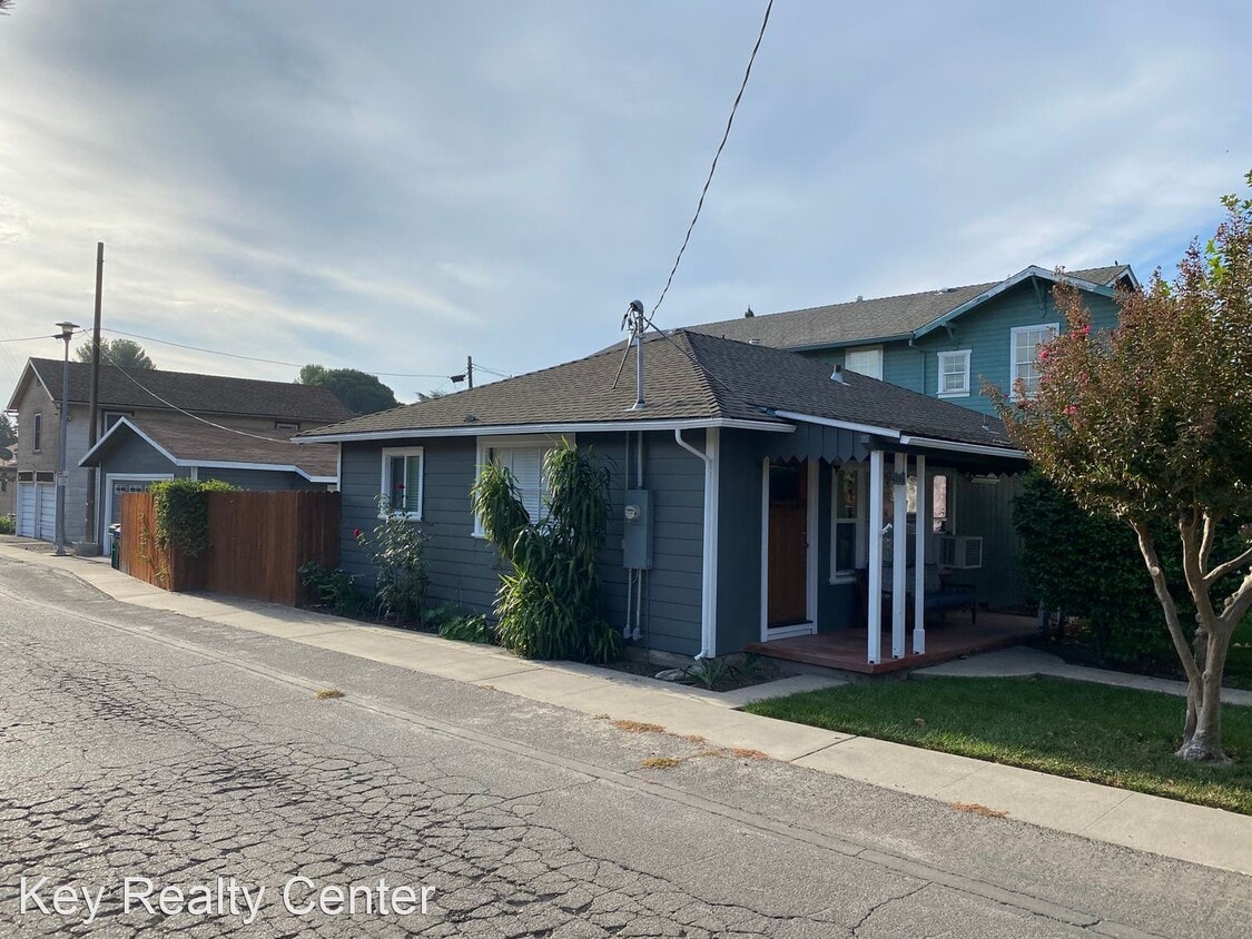 14095 Grove St, Walnut Grove, CA 95690 House Rental in Walnut Grove