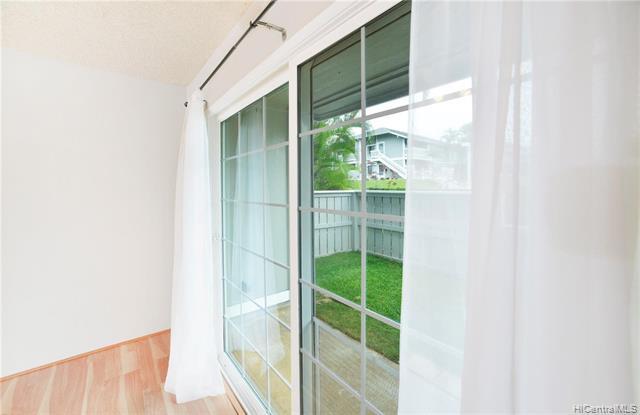 Building Photo - 46-1064-1064 Emepela Way