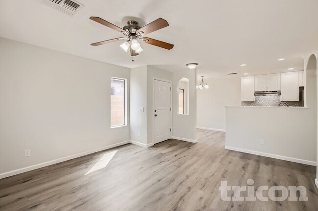 Foto del edificio - 8701 S 50th Dr