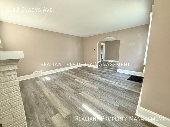 Building Photo - 6113 Gladys Ave