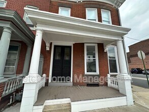 Building Photo - 701 Walnut St