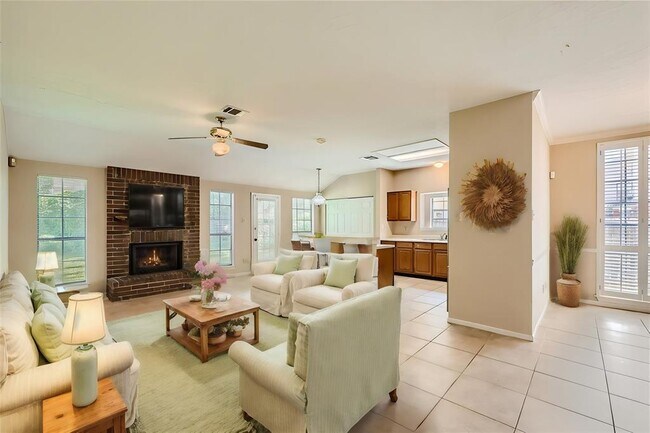 Building Photo - 14943 Redwood Bend Trail