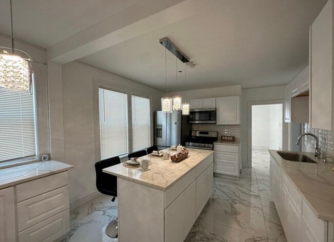 Building Photo - 54 Ward Pl