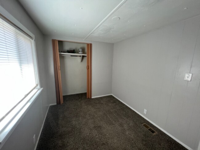 Building Photo - 1212 Butte Rd