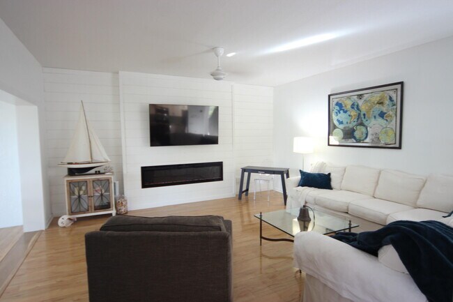 Foto del edificio - 3101 Fairway Dr N