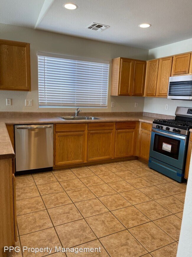 Foto del edificio - 3 br, 2 bath House - 14936 N 133rd Dr