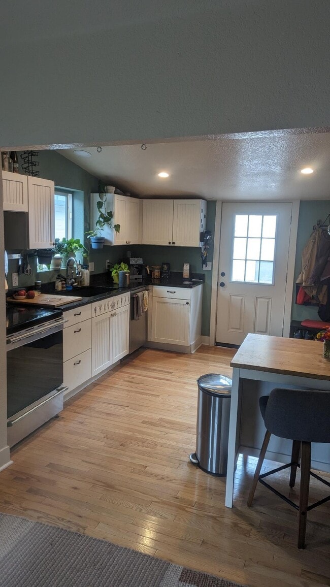 Photo - 103 Sunset St House