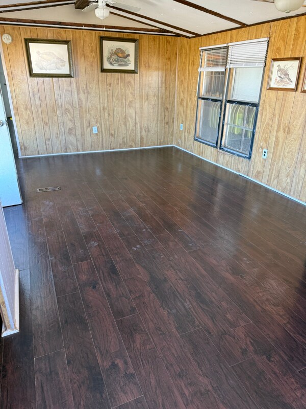 Foto del edificio - 8425 E County Rd 7300