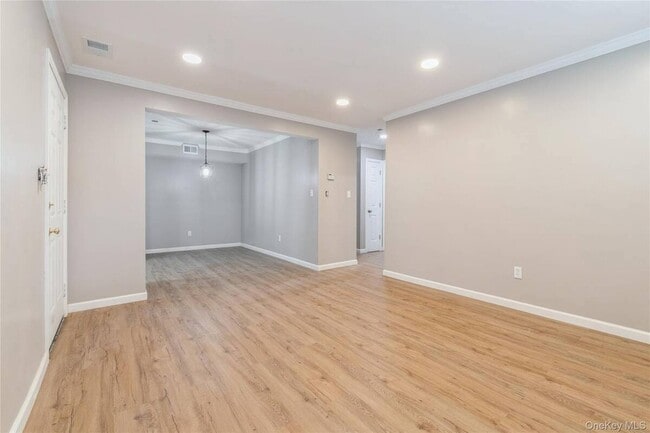 Building Photo - 138 Feller Dr