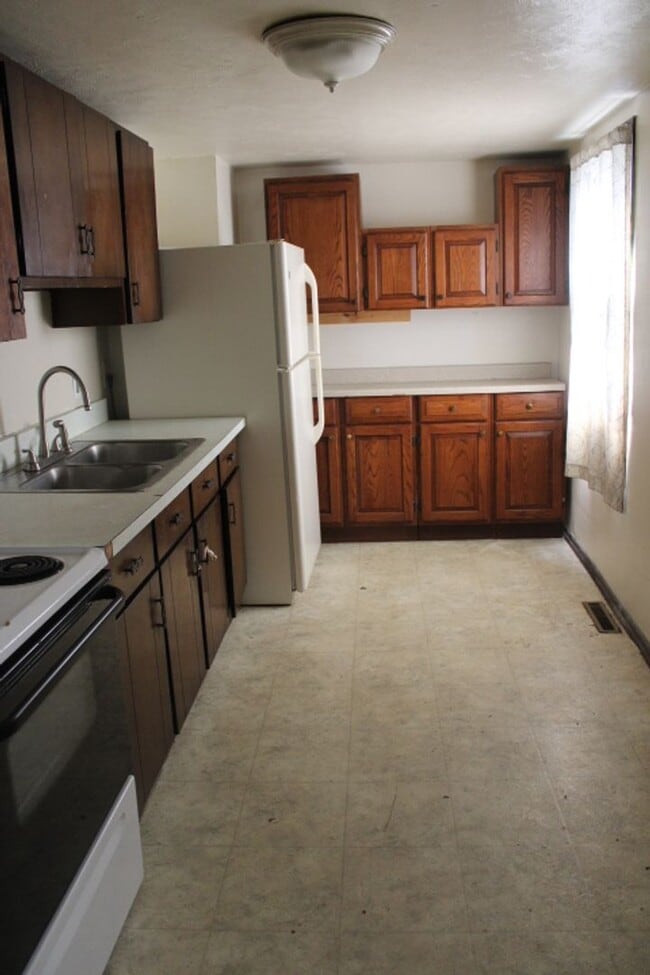 Building Photo - Duplex