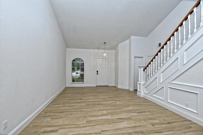 Foto del edificio - 17607 Klamath Falls Dr