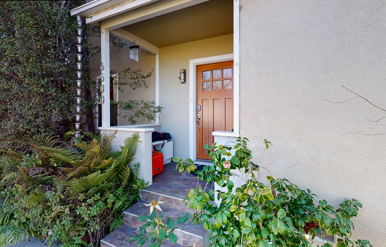 Foto principal - 6500 W 84th St