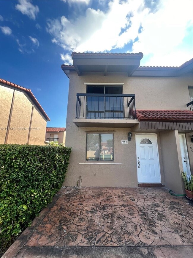 Building Photo - 1909 SW 107th Ave