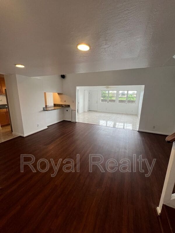 Building Photo - 94-433-433 Lanikuhana Pl