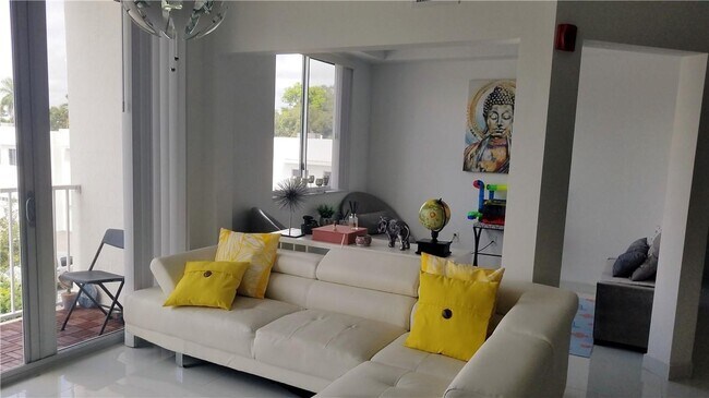 Foto del edificio - 2651 NE 212th Ter