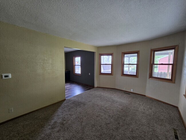 Foto del edificio - 4037 Vine Ave SE