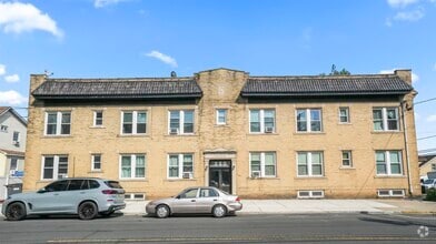 Building Photo - 260 Davis Ave