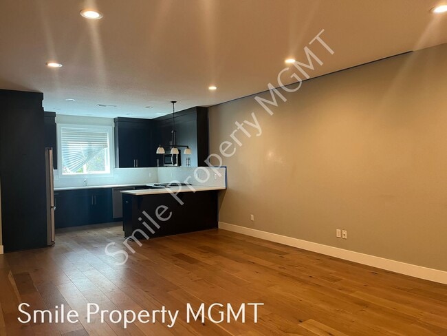Photo - 2416 Southeast Morrison Street Apartment