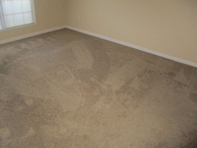 Foto del edificio - 222 Glade Ln