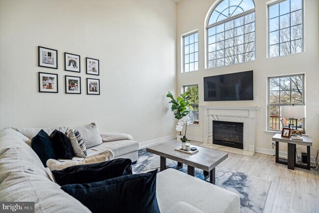 Foto del edificio - 1855 Creekview Ln