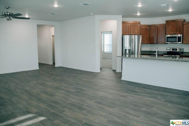 Building Photo - 858 Freedom Cir