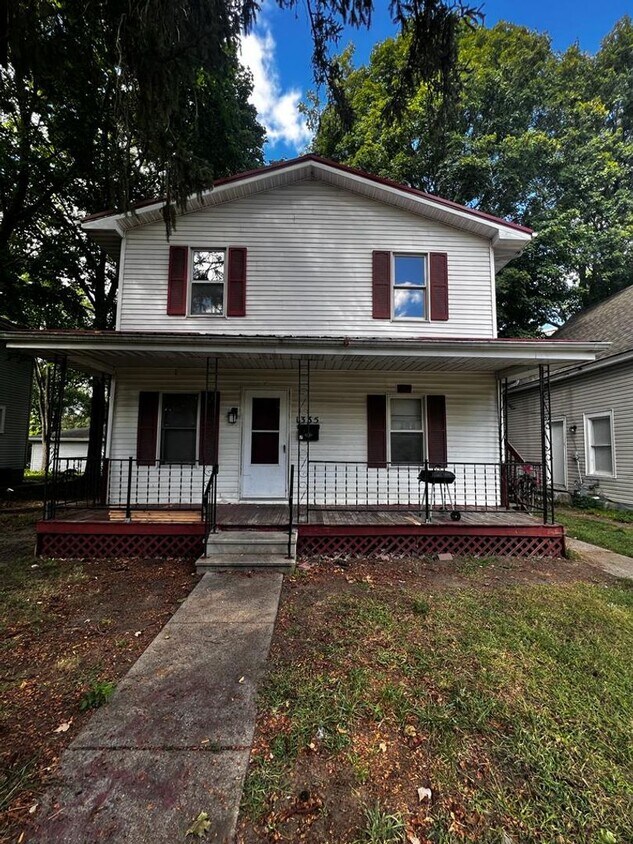 Primary Photo - 1335 E. Dubail Ave