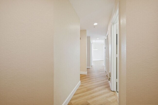 Foto del edificio - 700 S Harbour Island Blvd