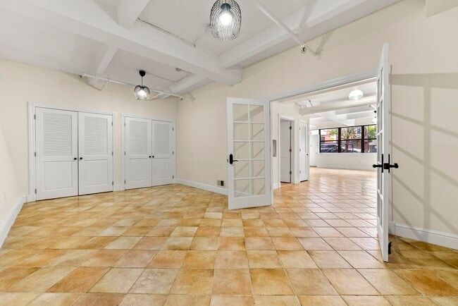 Building Photo - 300 COMMUNIPAW Ave