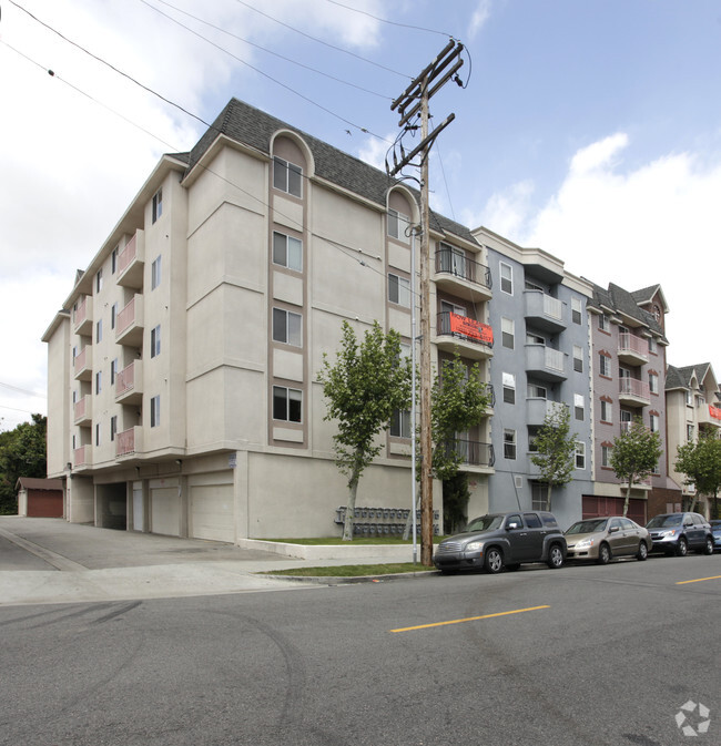 Building Photo - City Park Apartments