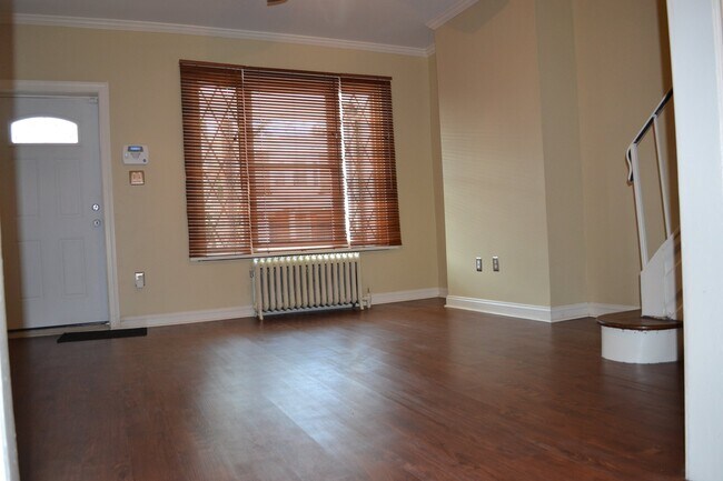 Foto del edificio - 5755 Larchwood Ave